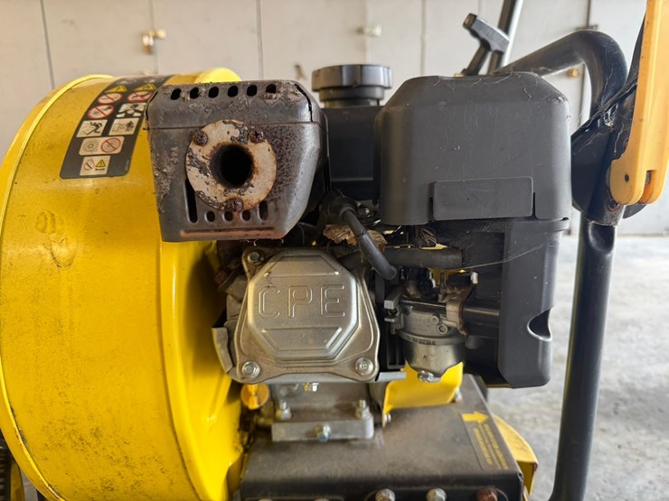 #4059-•-2021-champion-224cc-walk-behind-blower-image-14