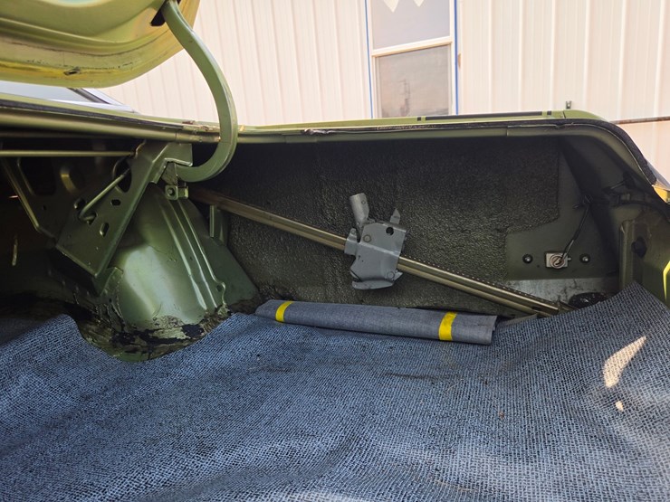 #1835-•-1972-dart-swinger-image-71