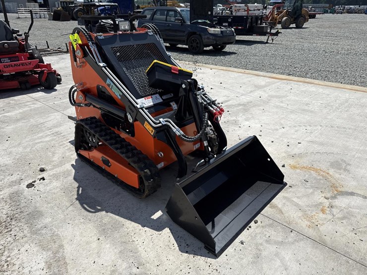 #5017-•-unused-future-ft36c-mini-skid-steer-image-7