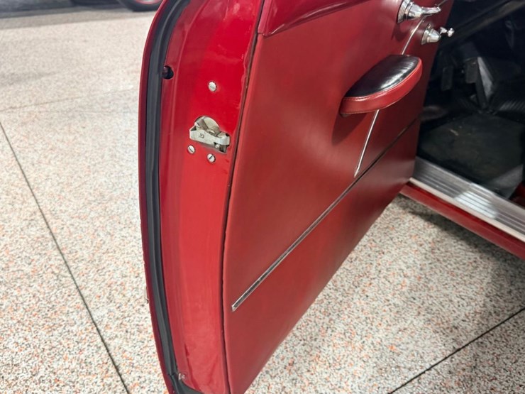 #1879-•-1949-ford-custom-convertible-image-31