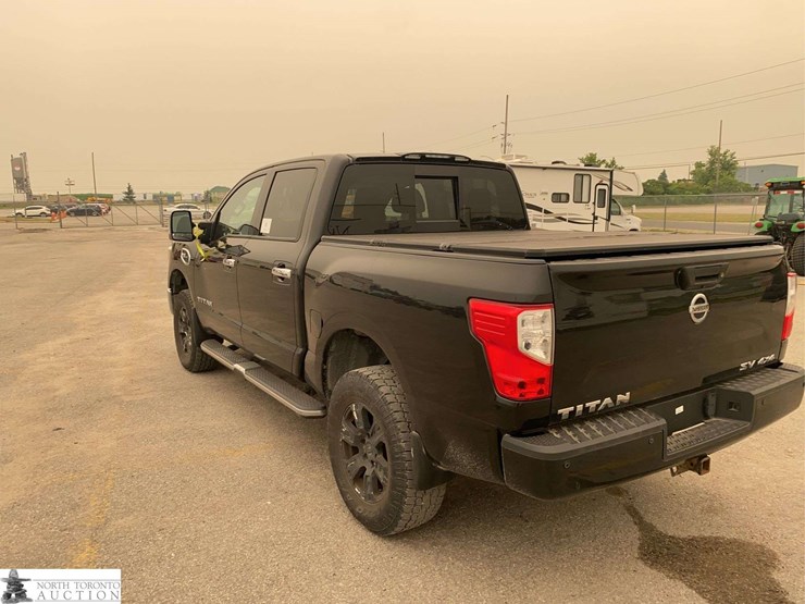 2017-nissan-titan-image-7