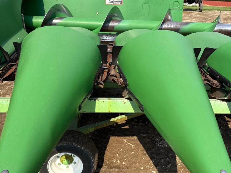 2012-john-deere-608c-image-15