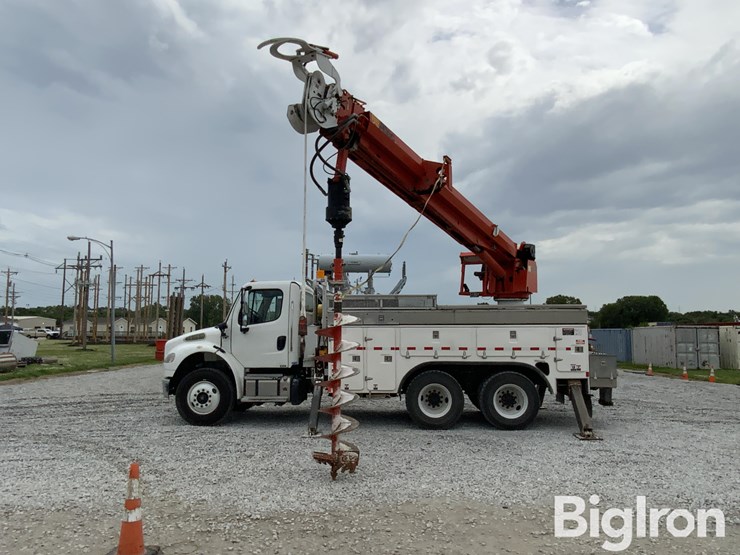 2014-freightliner-m2-106-image-16