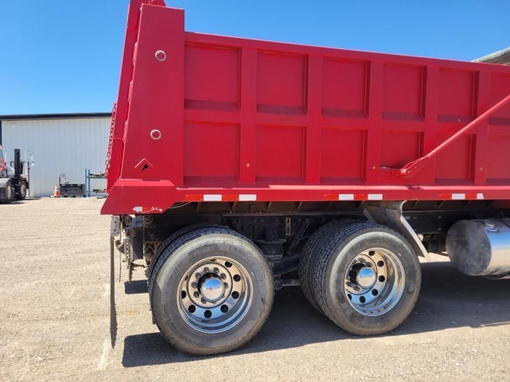 2010-kenworth-t800-image-18