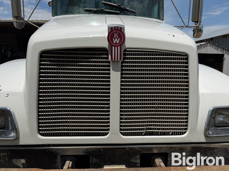 2003-kenworth-t300-image-12