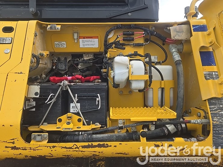 2020-komatsu-d61px-24-image-30