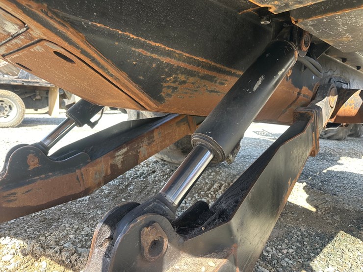 deere-1110e-image-25