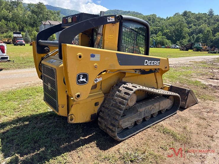 deere-ct332-image-3
