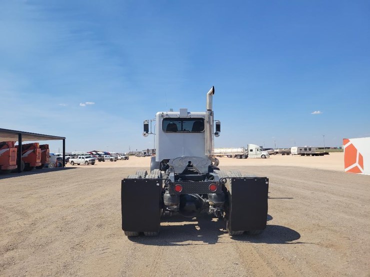 2013-peterbilt-365-image-4