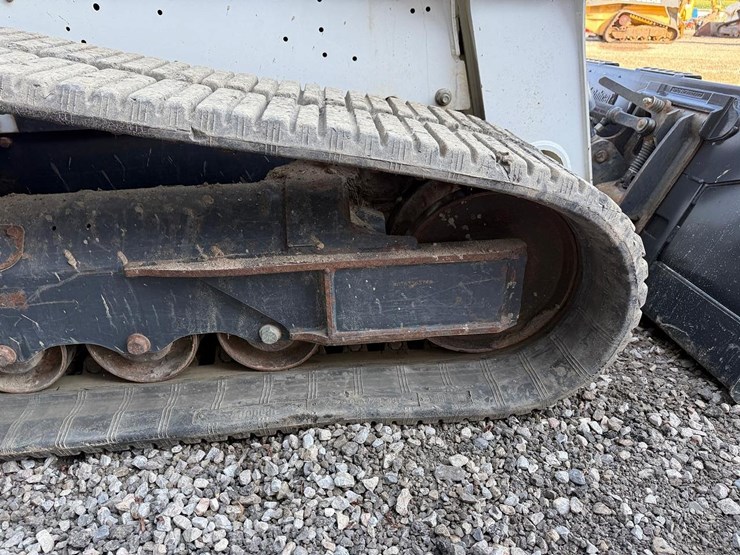 2022-bobcat-t770-image-13