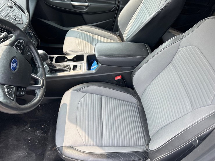 2018-ford-escape-image-40