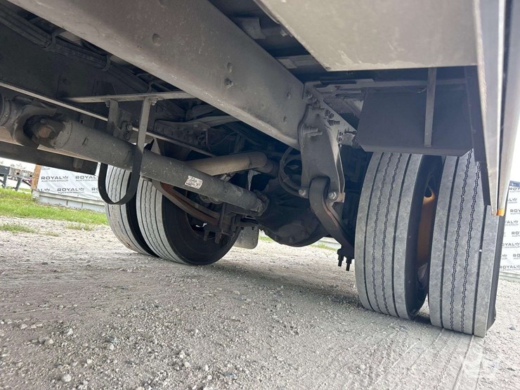 2016-freightliner-b2-image-30