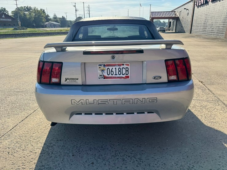 #1874-•-2002-ford-mustang-image-4