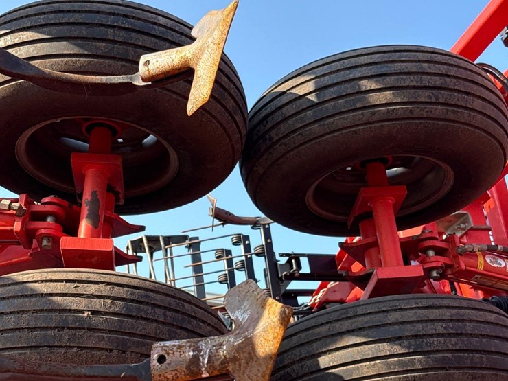 2013-kuhn-krause-5635-46ft-field-cultivator-image-36