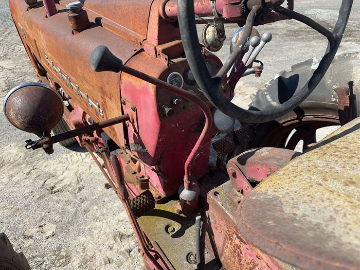 farmall-300-gas-image-32