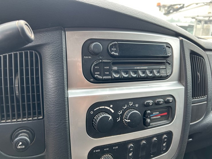 2005-dodge-ram-3500-image-47