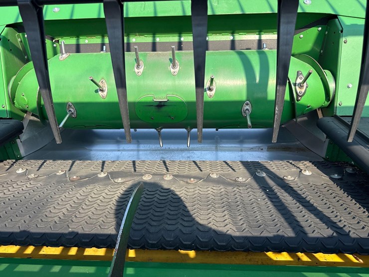 2018-john-deere-635fd-image-37