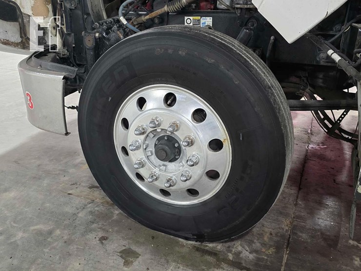 2013-peterbilt-386-image-27