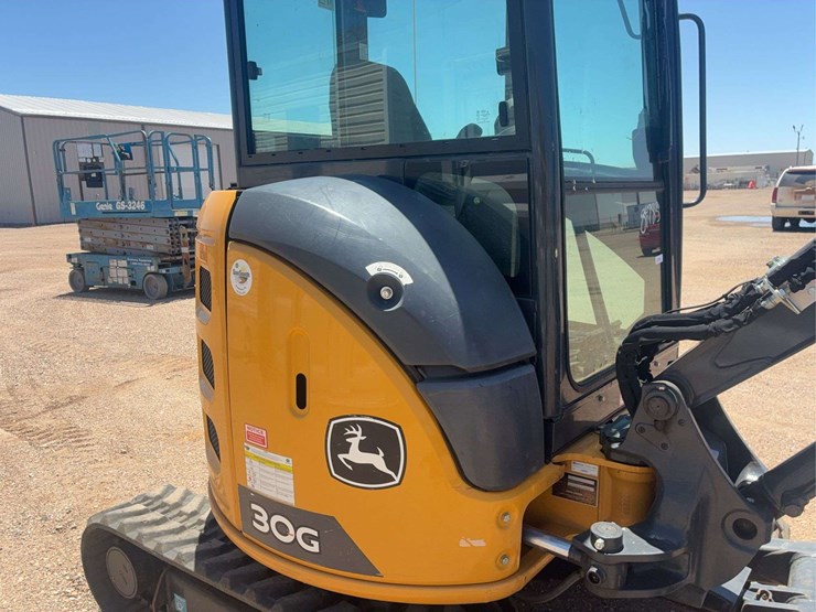 deere-30g-image-10