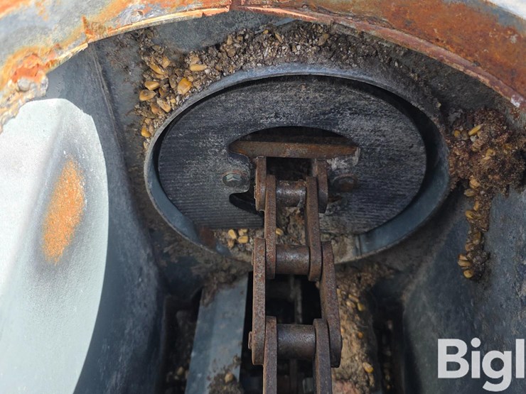 hutchinson-10"-grain-pump-&-tubing-image-14