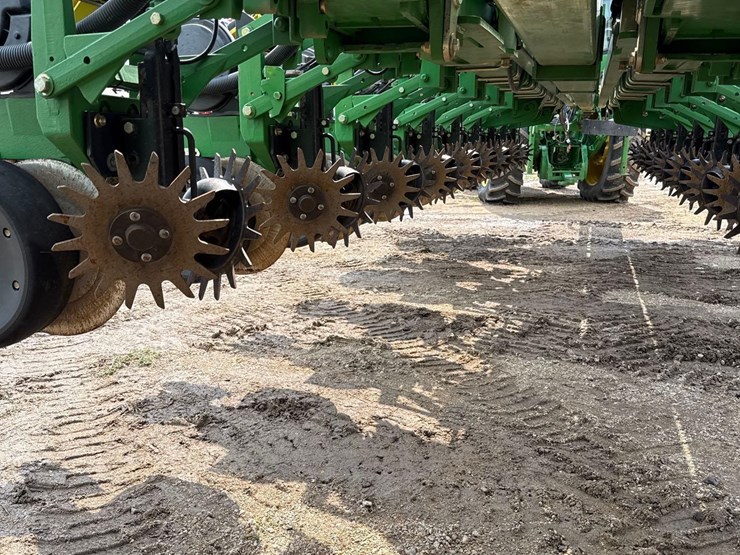 2006-john-deere-1770nt-image-24
