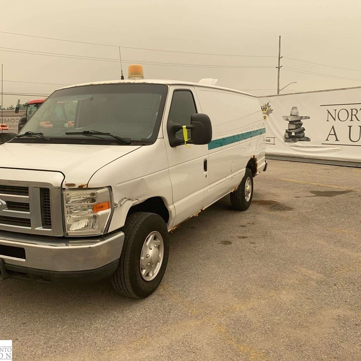 2012 FORD CARGO
