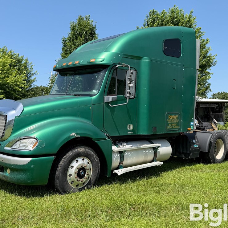 2006 FREIGHTLINER COLUMBIA 120