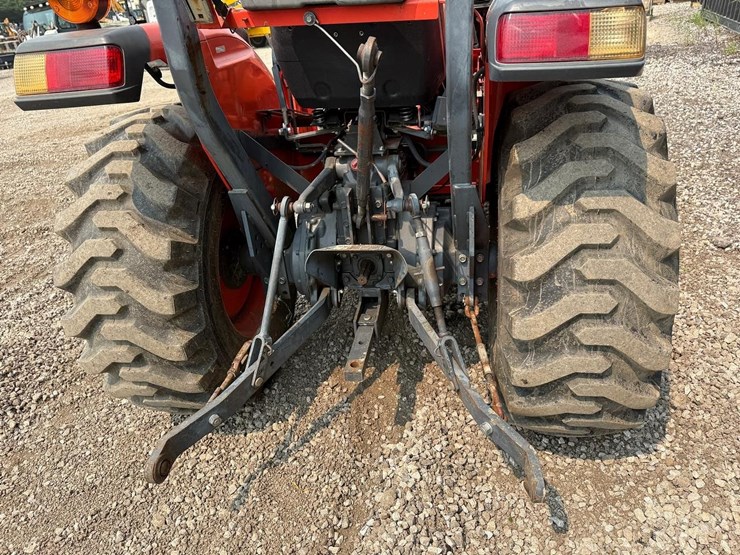 2019-kubota-l2501d-image-14