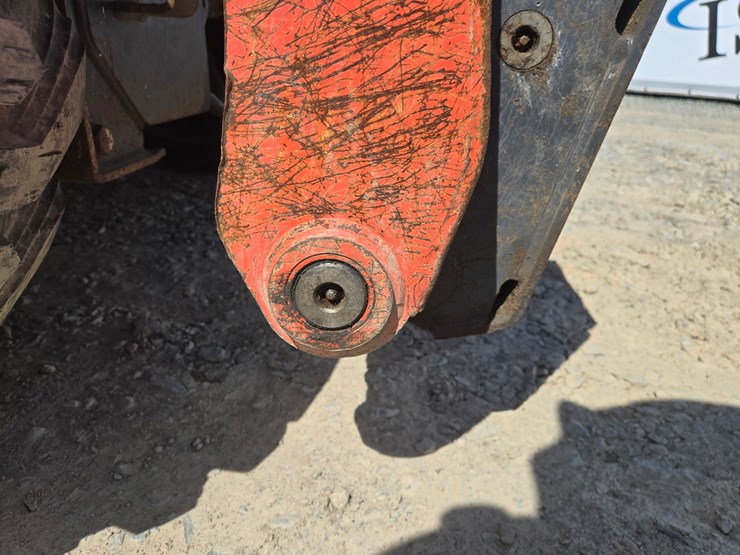 kubota-ssv75-image-11