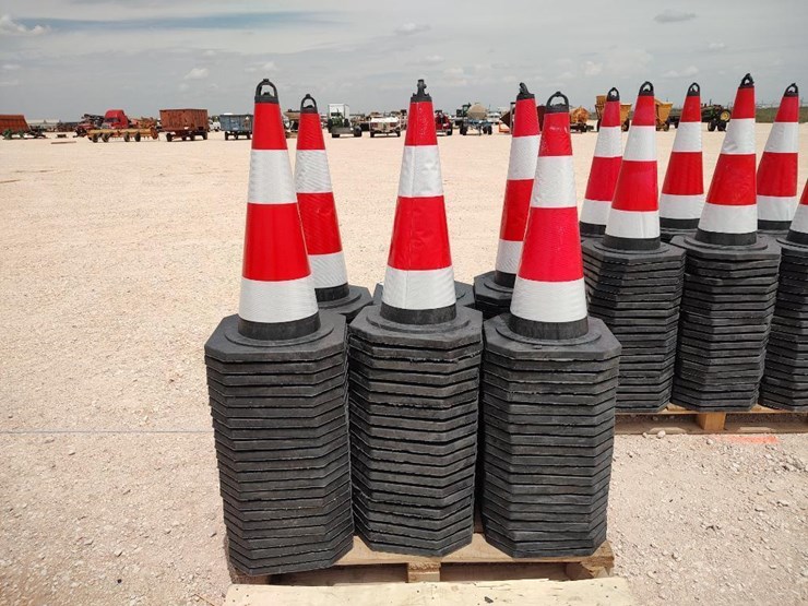 (125)-safety-traffic-cones-image-2