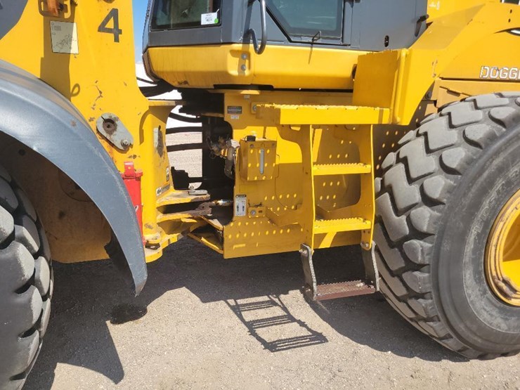 2022-john-deere-644-image-14