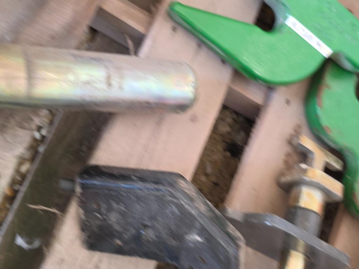 john-deere-hitch-parts,-pins,-&-safety-lights-image-11