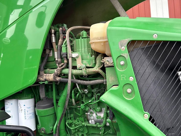 2014-john-deere-8320r-image-68