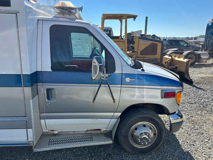 2000-ford-e350-image-22