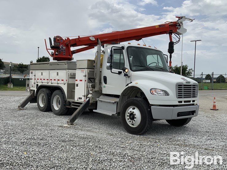 2014-freightliner-m2-106-image-11