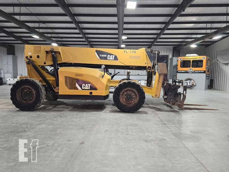 2013-caterpillar-tl1055c-image-6