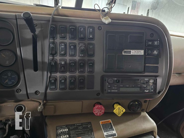 2007-mack-granite-cv713-image-14
