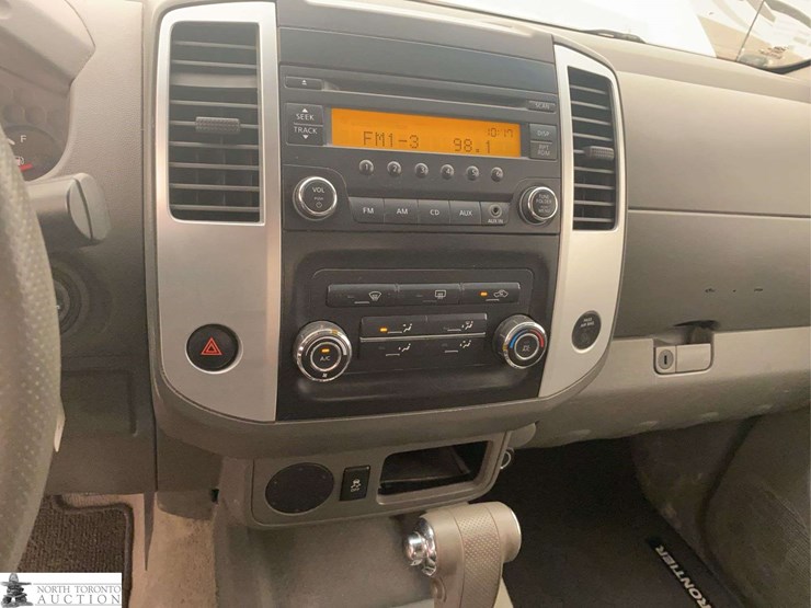 2014-nissan-frontier-image-13