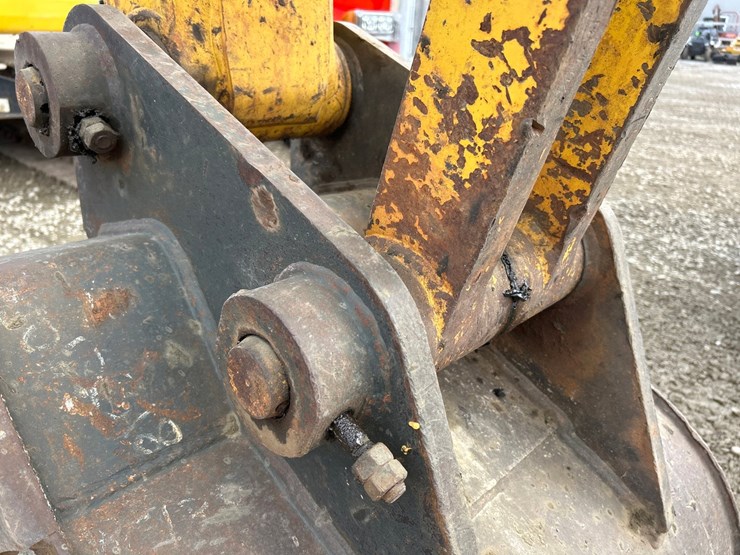 komatsu-pc130-11-image-14
