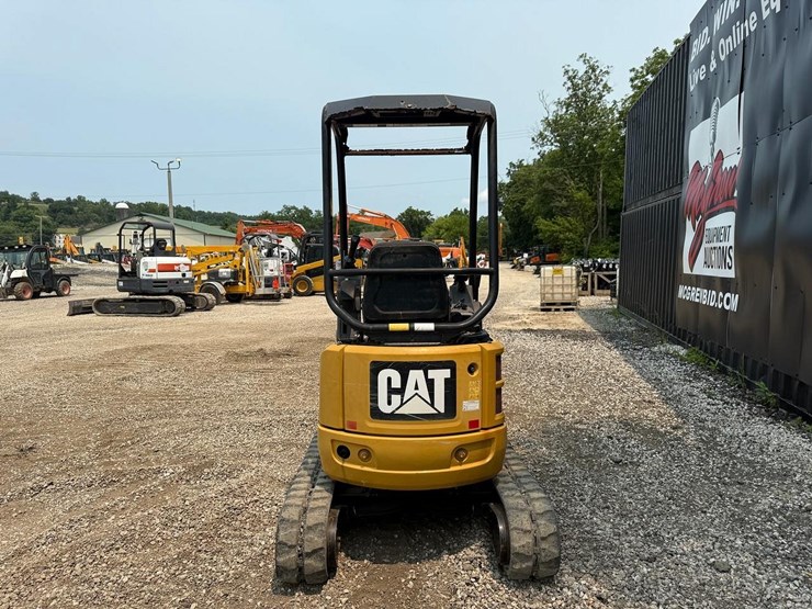 2015-caterpillar-301.7-image-3