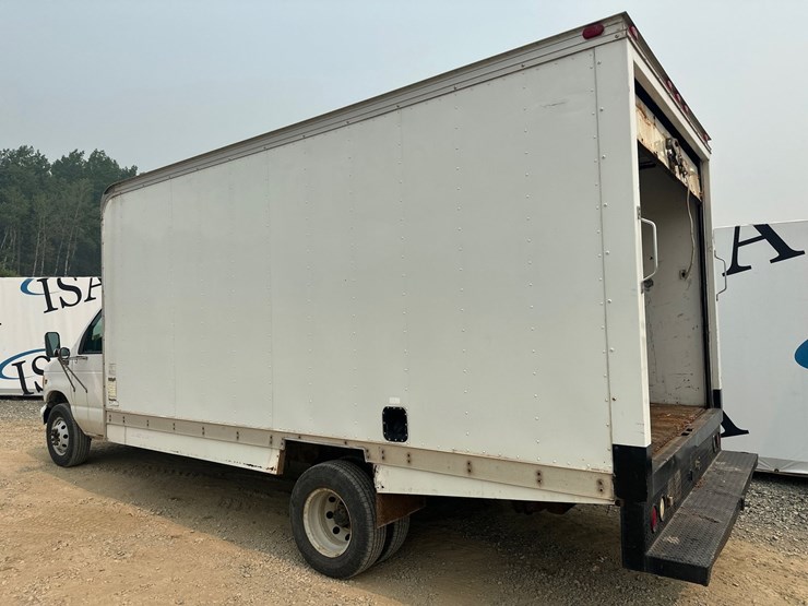 2002-ford-e450-image-3