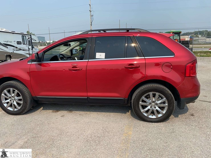 2011-ford-edge-image-8