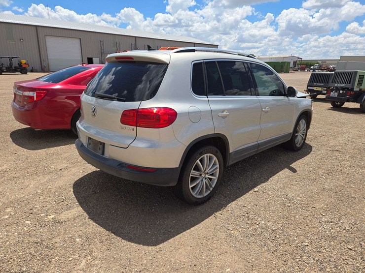 2015-volkswagen-tiguan-se-image-4