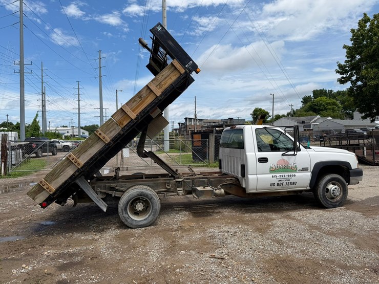 2007-chevrolet-3500-image-18