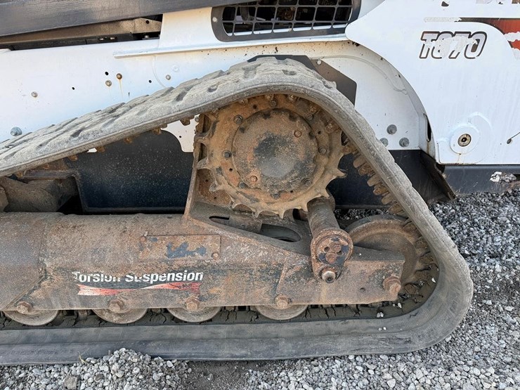 2023-bobcat-t870-image-18