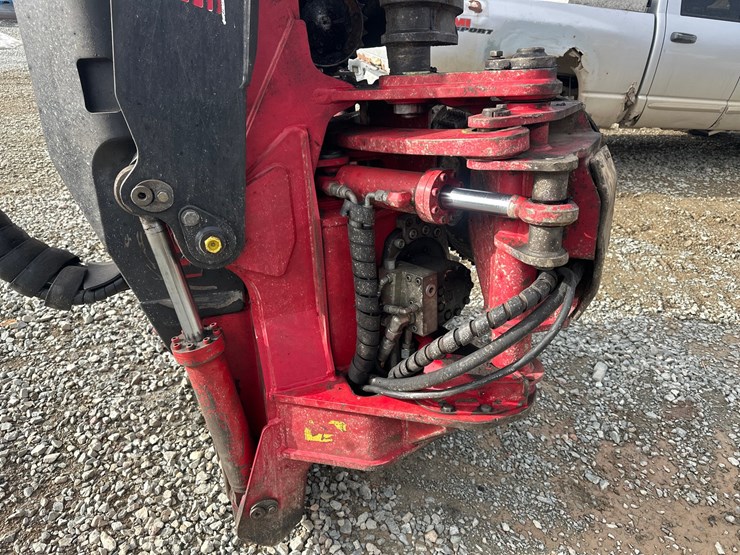 2016-deere-2154d-image-31