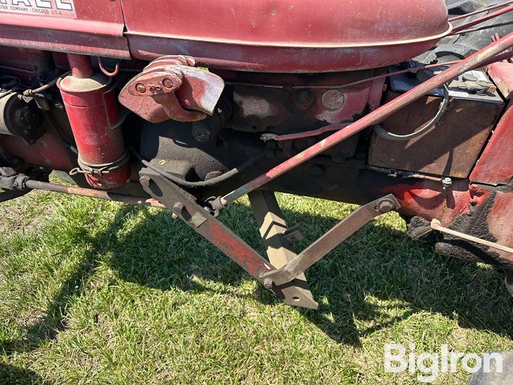 1949-farmall-c-2wd-tractor-w/axle-mount-duals-image-10