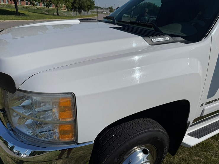 2007-chevrolet-3500-image-9