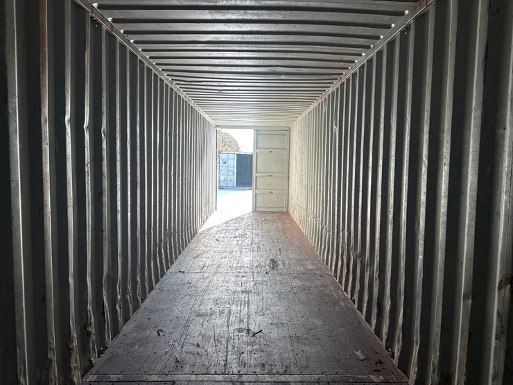 #5006-•-40'-shipping-container-image-11