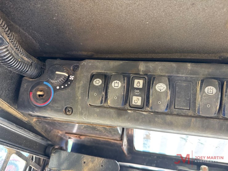 deere-ct332-image-20